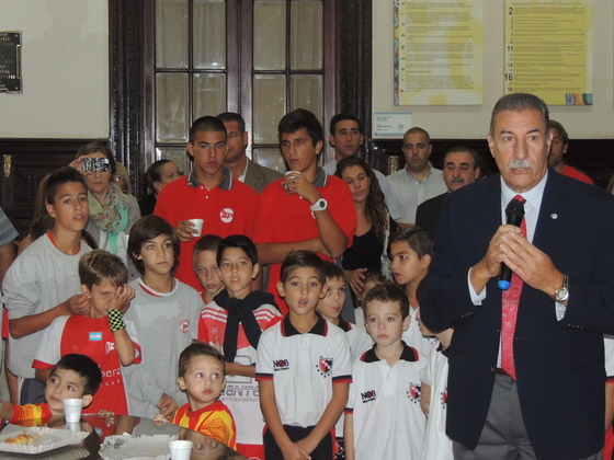 En el hall del Concejo, Mario Giammaría expuso ante los presentes.